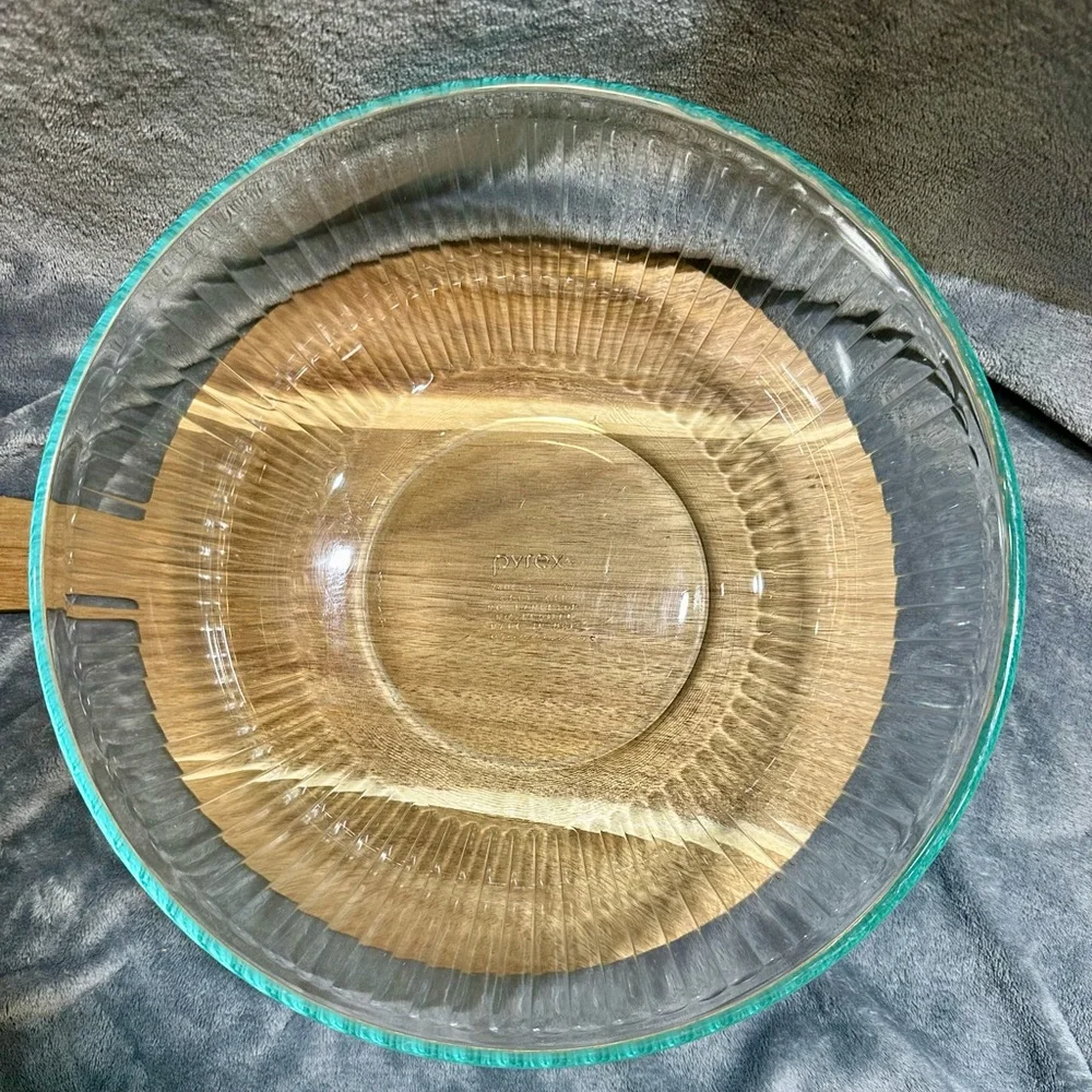 Pyrex Clear Glass Bowl with Ribbed Logo